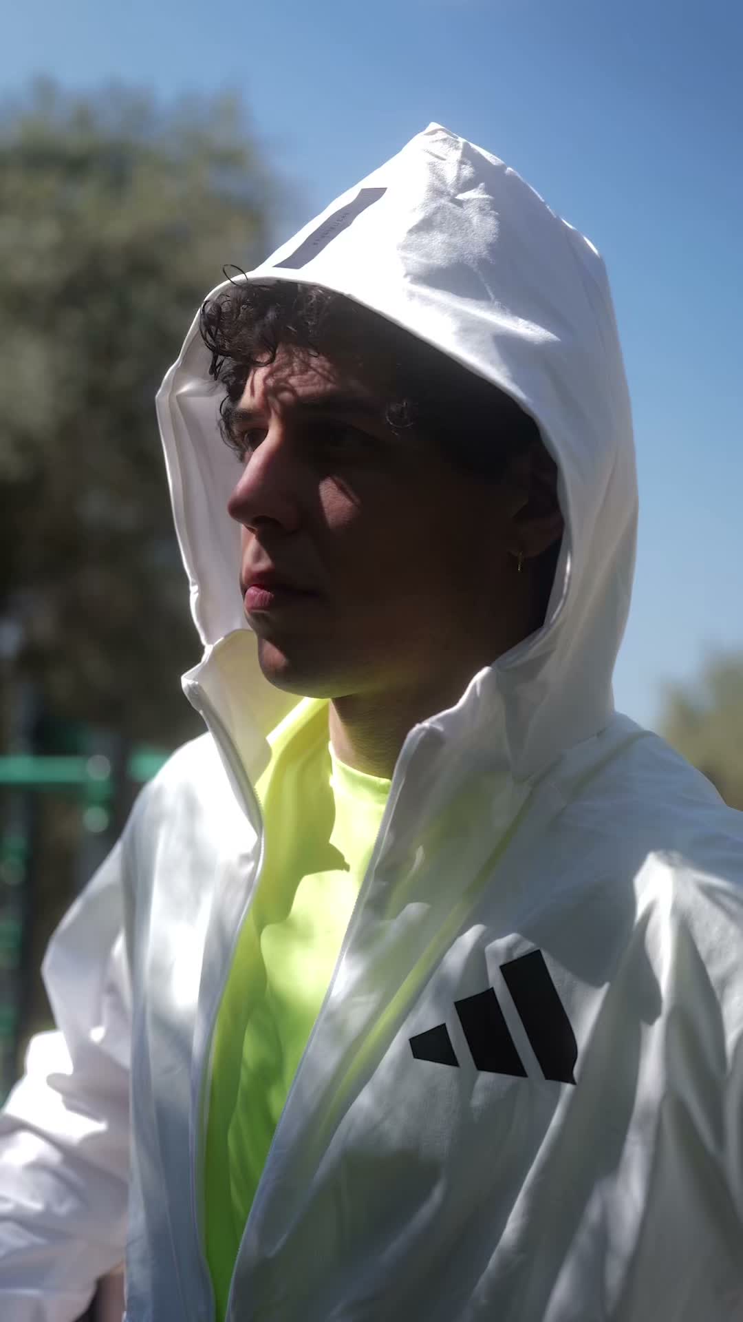 Pioggia improvvisa? Scegli un outfit a strati e avrai tutto sotto controllo. #LJCsportswear #OutdoorWorkout
