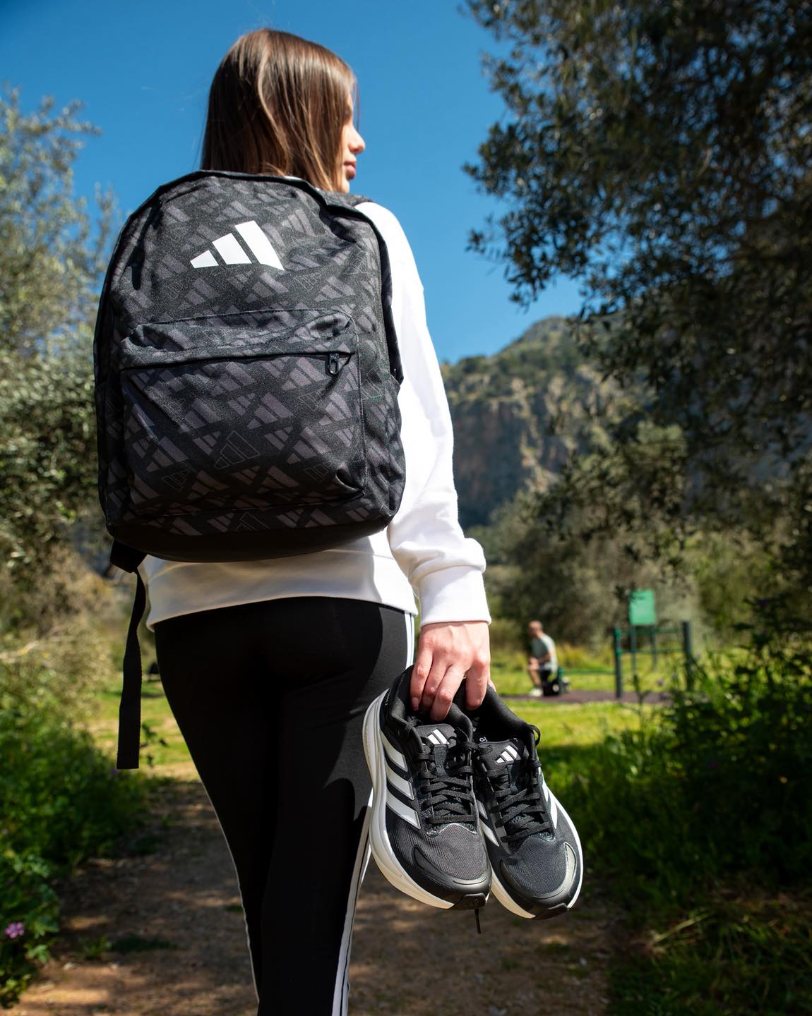 Con LJC portI il workout fuori. Meno pareti, più spazio per spingere. #LJCsportswear #OutsideTheGym